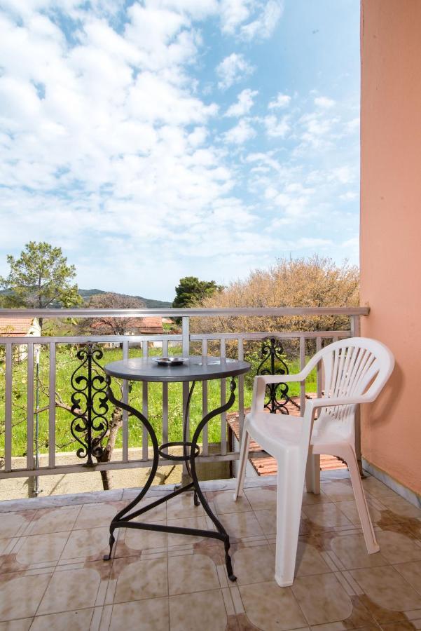 Southgate Apartments Agios Georgios  Buitenkant foto